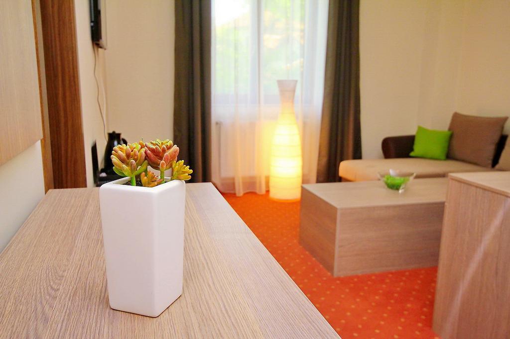 Vila Palic Hotel Esterno foto