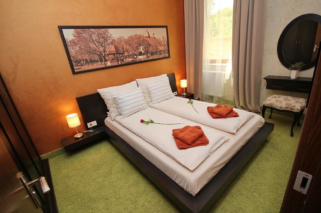 Vila Palic Hotel Esterno foto